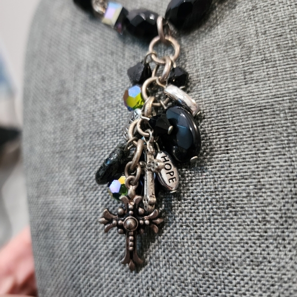 Faith hope love drop necklace - Picture 3 of 9